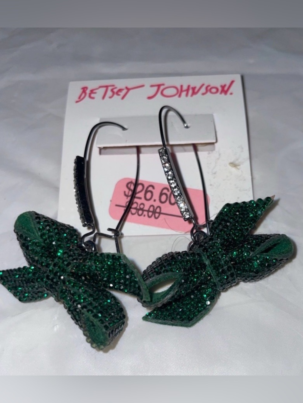 BETSEY JOHNSON Pavé Green Metallic Crystals Bow Earrings Glam Star Power NEW NWT